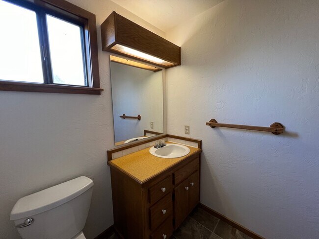 Building Photo - E Court Duplex