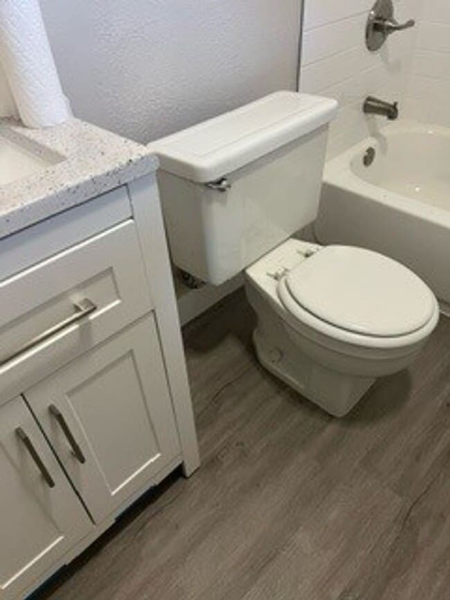 Building Photo - Beamer Duplex