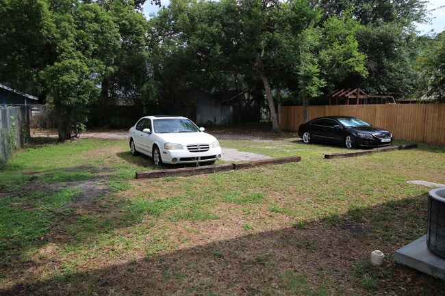 Rear Parking Lot - 3658 Herschel St