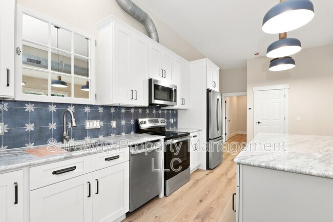 Building Photo - 5565 Pennell Rd