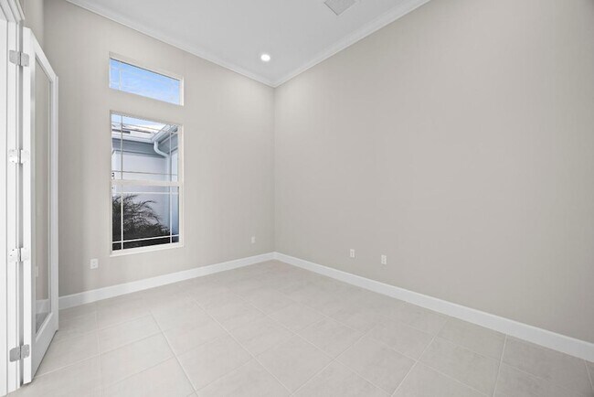 Building Photo - 5741 Beechnut Dr