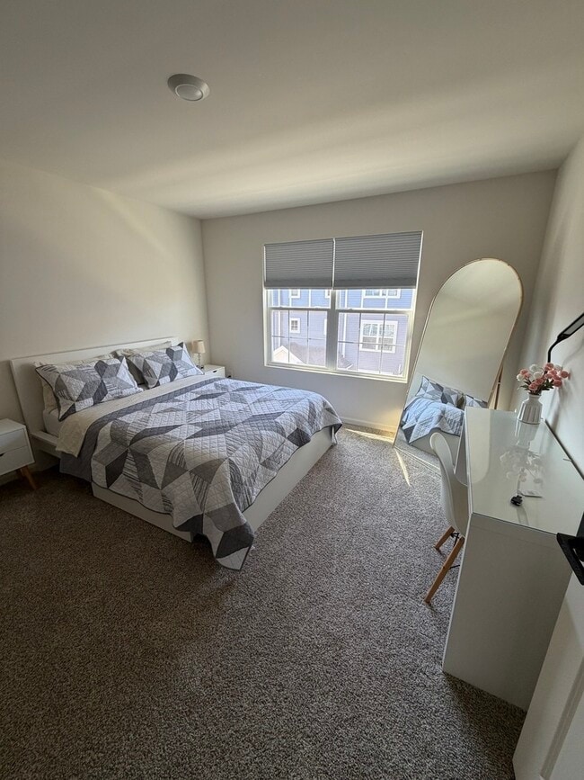 Building Photo - 1555 Sequoia Wy