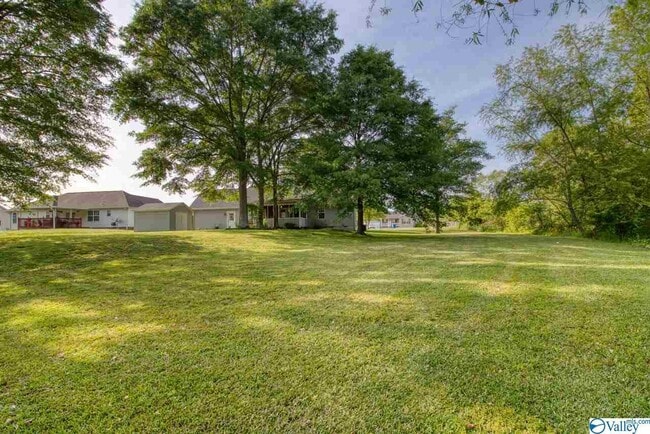 Building Photo - 328 Land Cir