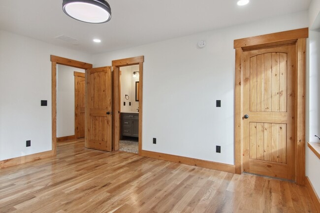 Building Photo - 81 Camsyn Dr