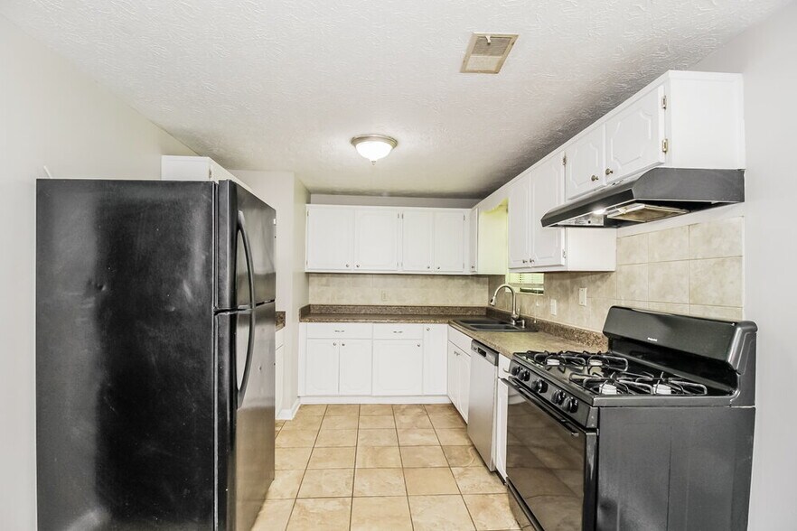 Building Photo - 2607 Foxwood Pl