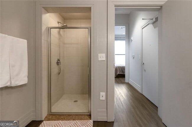 Building Photo - 3040 Peachtree Rd NW