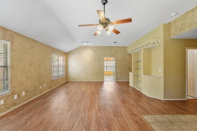 Building Photo - 2305 Valley Creek Dr