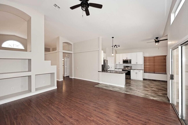 Building Photo - 6214 E Virginia St