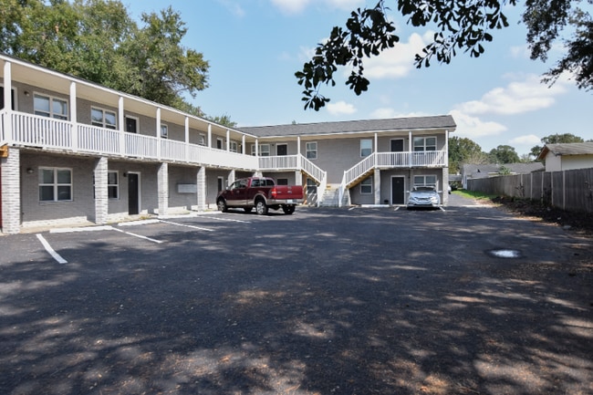 Primary Photo - 1724 Ashley Hall Rd