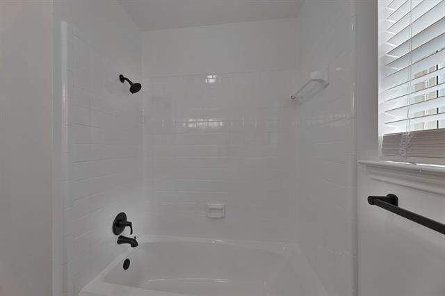 Building Photo - 6404 N Park Dr