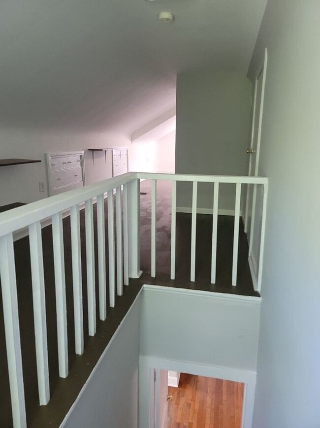 Building Photo - 1411 Hill St