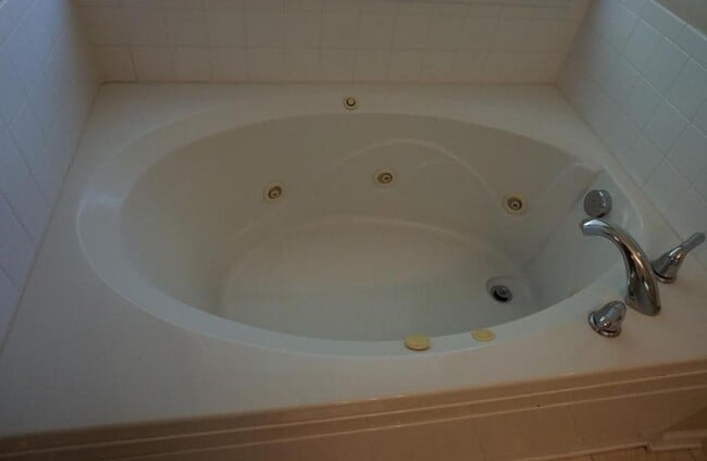 Building Photo - FOR RENT - 4 bedrooms!!! Very nice and spacious!!