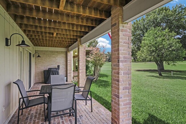 Building Photo - 11125 Pinehurst Dr