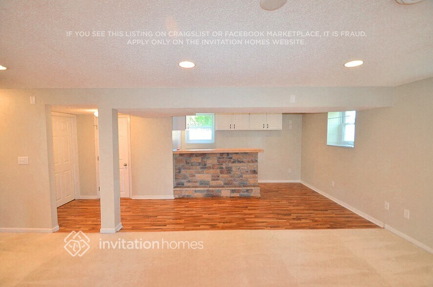 Building Photo - 707 S Shore Dr