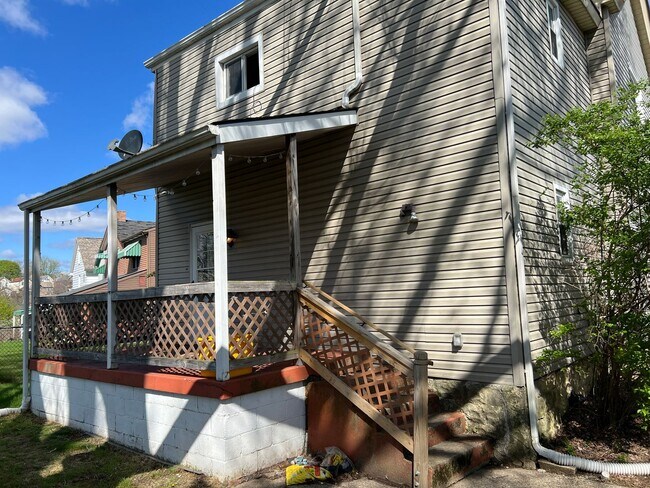 Building Photo - 3BR Retreat Minutes from The Waterfront Shopping & Dining