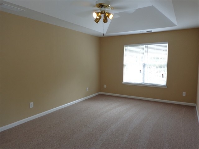 Building Photo - 433 Holland Springs Dr