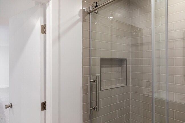 Building Photo - 1400 E Palm Canyon Dr