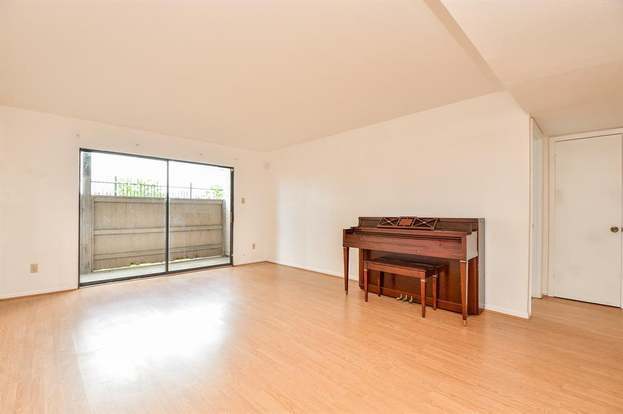 Building Photo - 8529 Hearth Dr