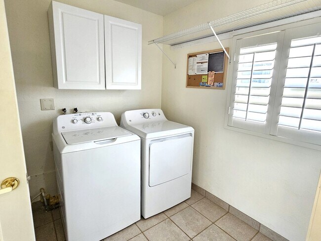 Building Photo - Annual Unfurnished 3 Bedroom 2 Bathroom Home in Nokomis!