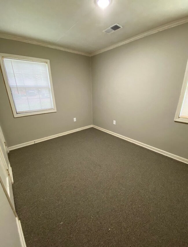 Building Photo - 7854 Captain- 2 Bdrm 1 Bath