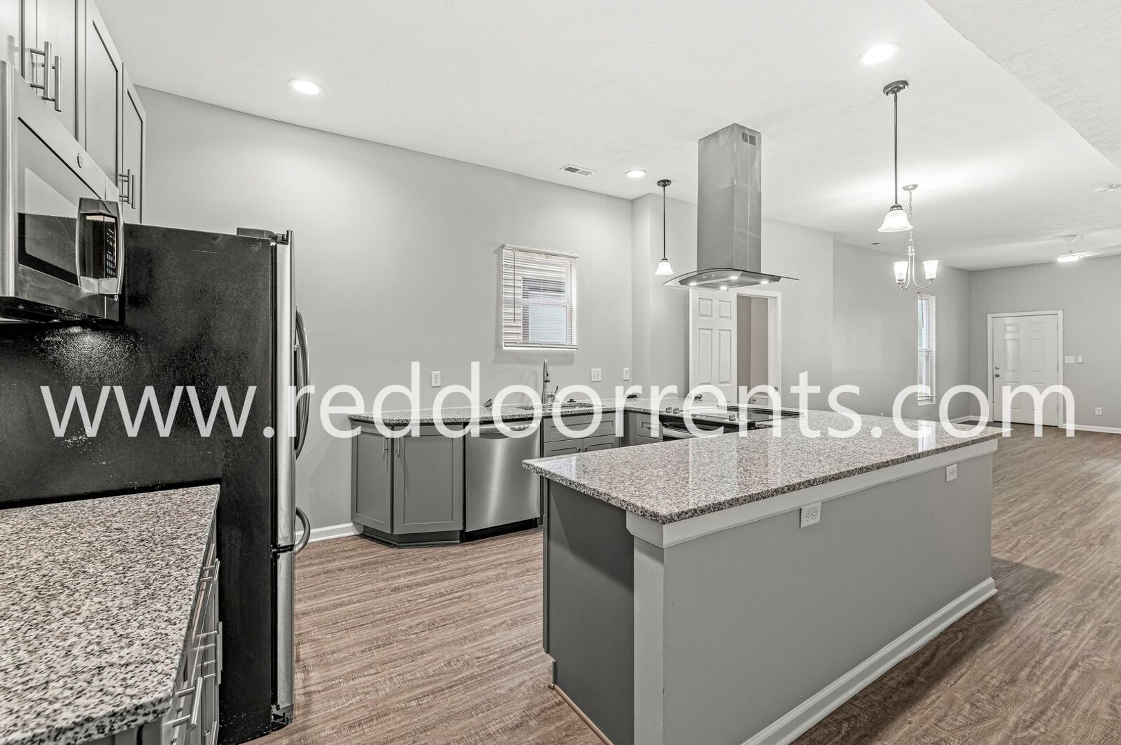 Building Photo - 2345 N Kenwood Ave