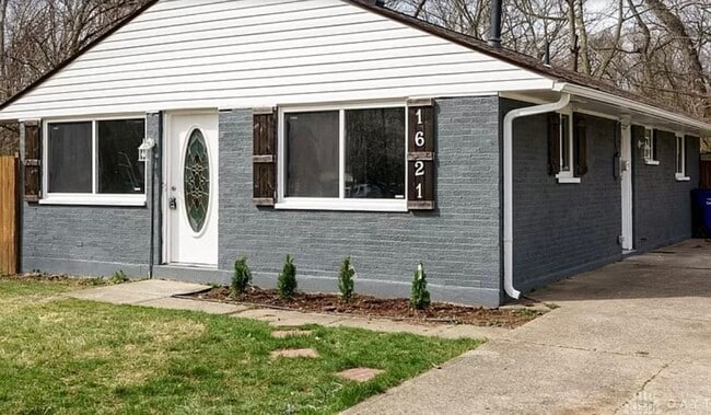 Primary Photo - 1621 Linnbrook Dr