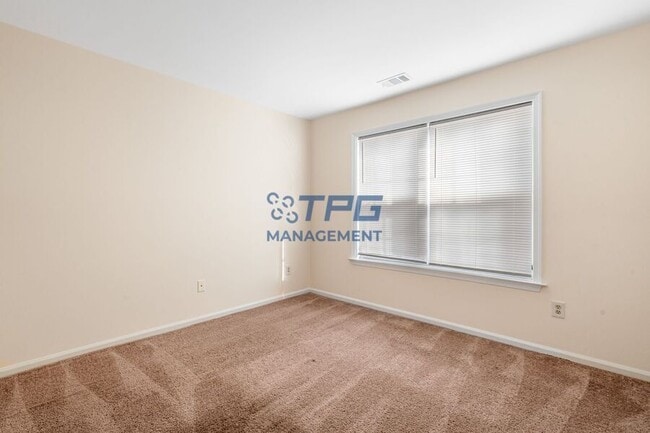 Building Photo - 414 Waterford Dr