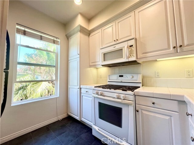 Building Photo - 6020 S Seabluff Dr
