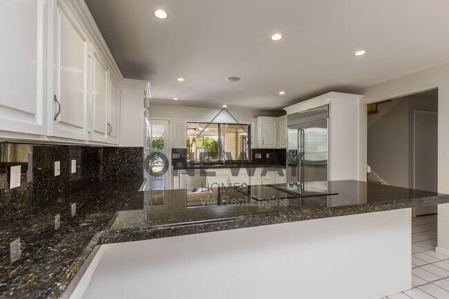 Building Photo - 49 Biltmore Estates Dr