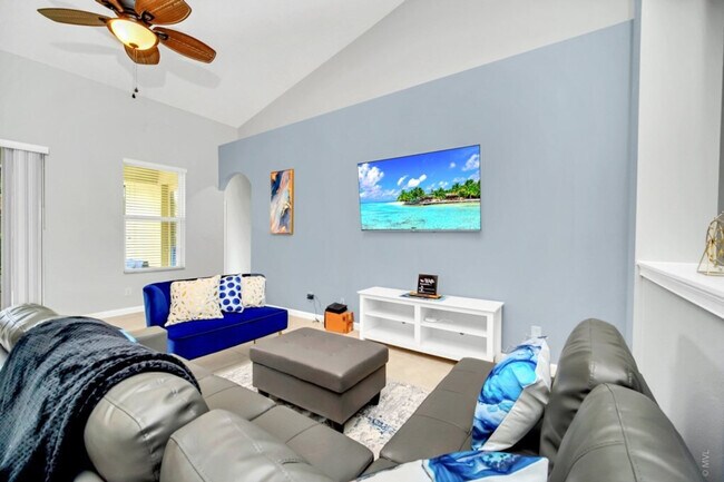 Building Photo - 4168 Oak Tree Dr