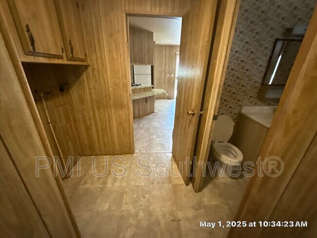 Building Photo - 818 Church St