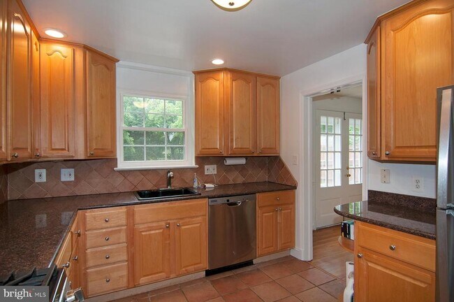 Building Photo - 5504 Beech Ave