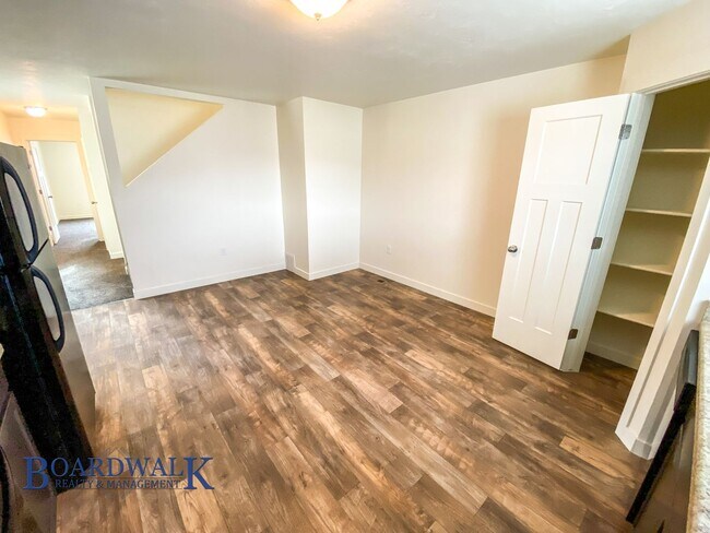 Building Photo - Stunning 3 Bed Townhome in Herriman