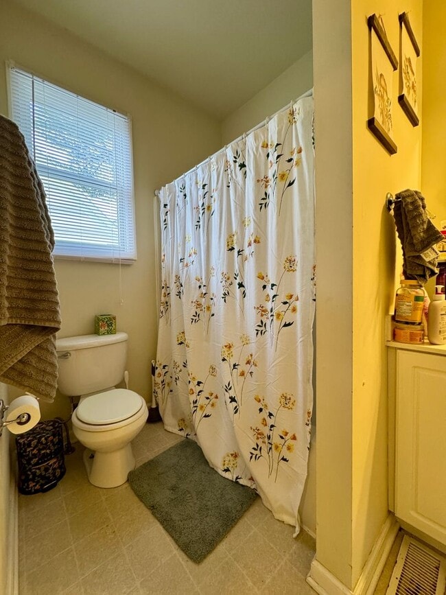 Building Photo - 50% Off First Month! Spacious 3BR Townhome...
