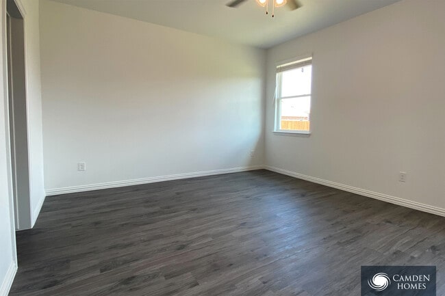 Building Photo - 2545 Jax St