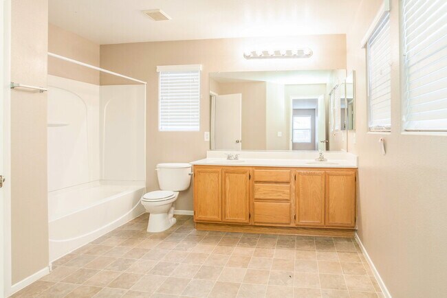 Building Photo - 11592 Renzo St