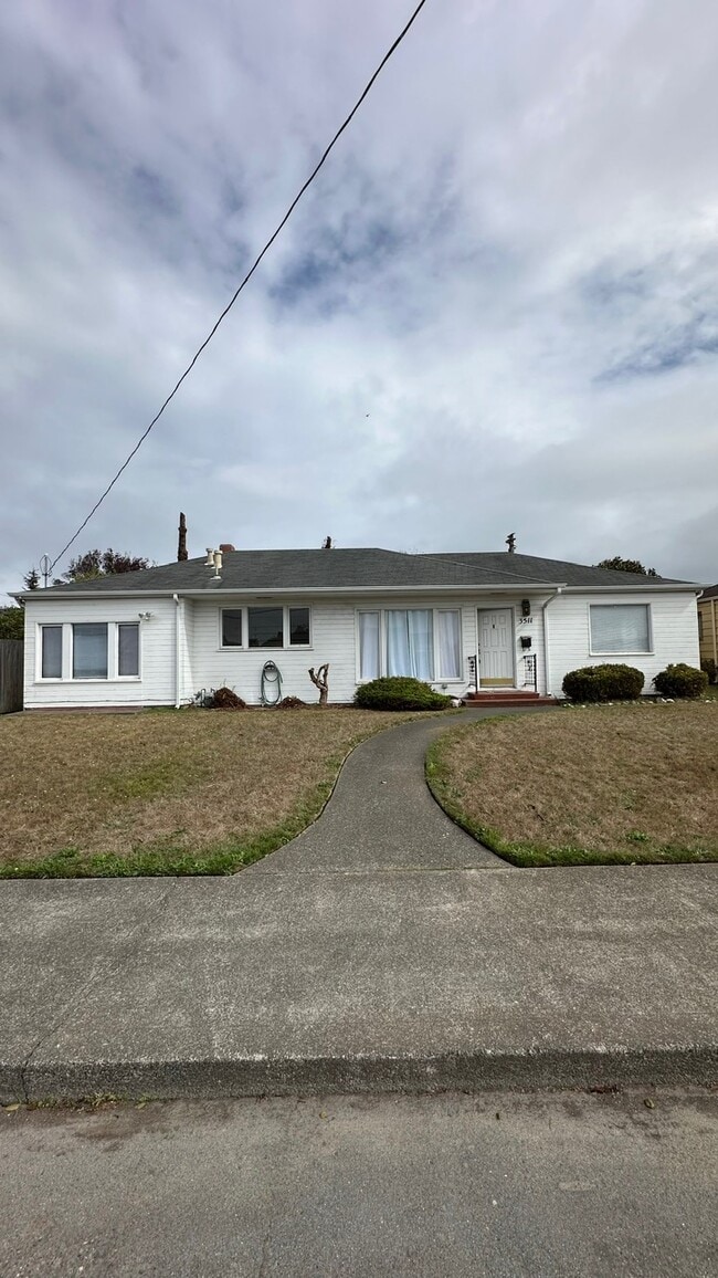 Primary Photo - 3511 Albee St