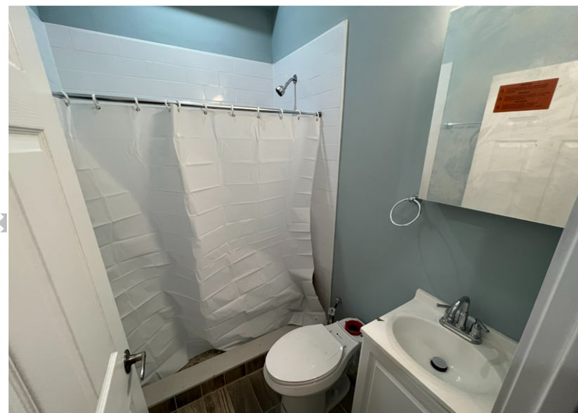 Building Photo - 15 Harold St