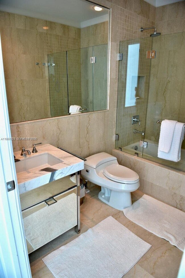 Building Photo - 17475 Collins Ave