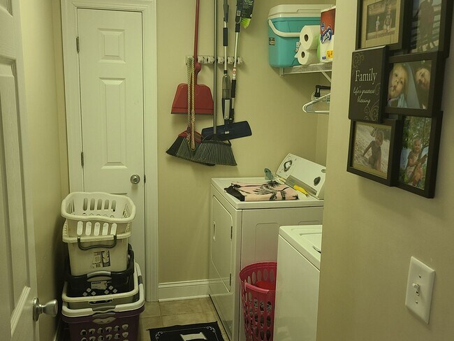 Building Photo - 3 bedroom/2 bath home Holly Ridge - Sages Ridge