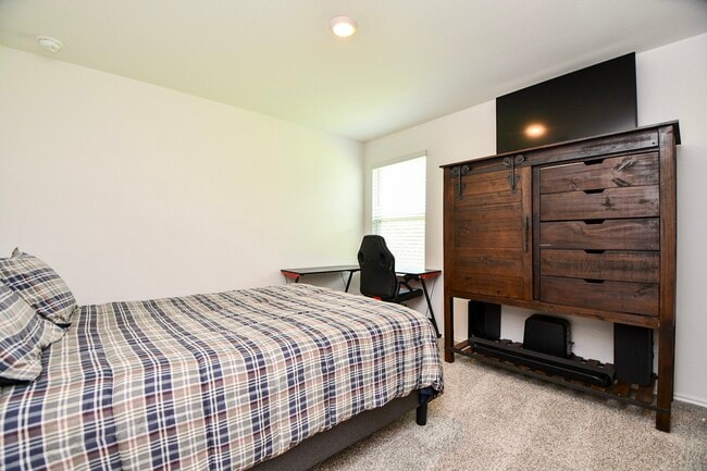 Building Photo - 3008 Bur Lndg Ln