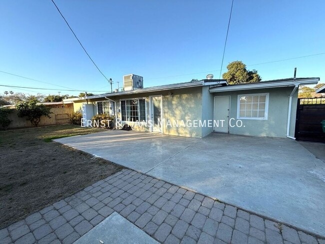 Building Photo - 6926 E Rendina St