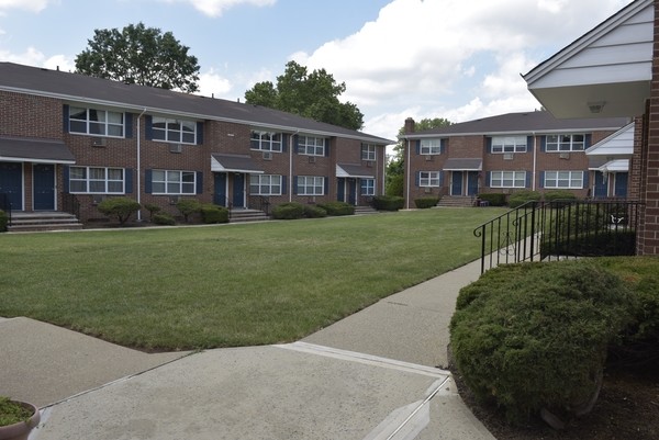 River Cross Apartments - Bogota, NJ | Apartment Finder