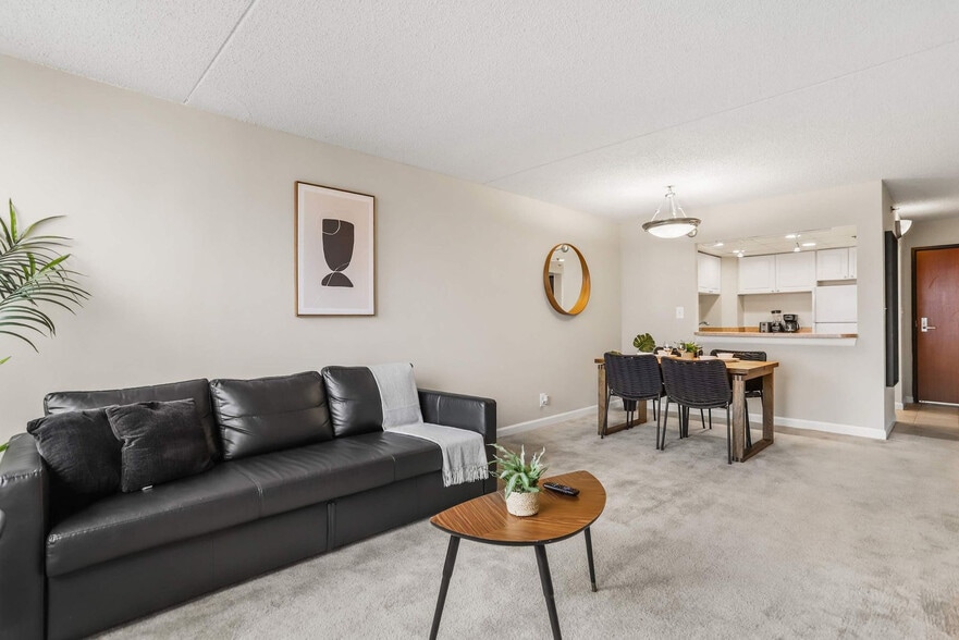 Building Photo - 401 12th St S