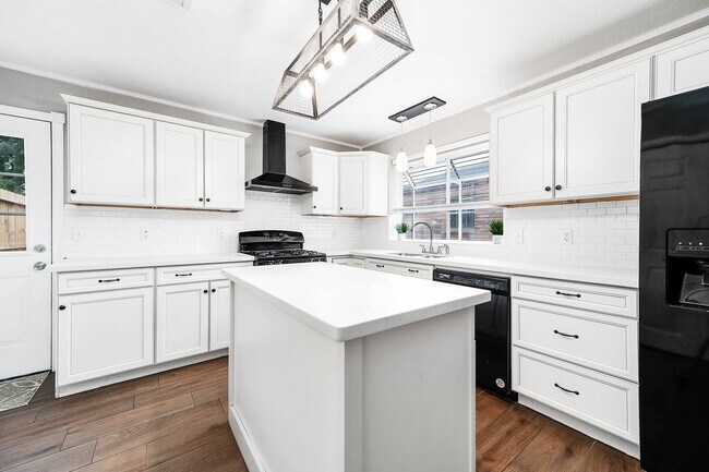 Building Photo - 17203 Kettle Creek Dr