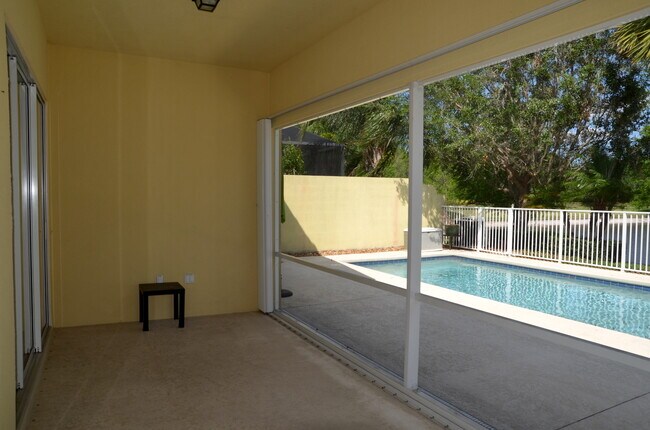 Building Photo - Nice 3 Bedroom / 2 Bath House with Private Pool in Gated VillageWalk of Lake Nona