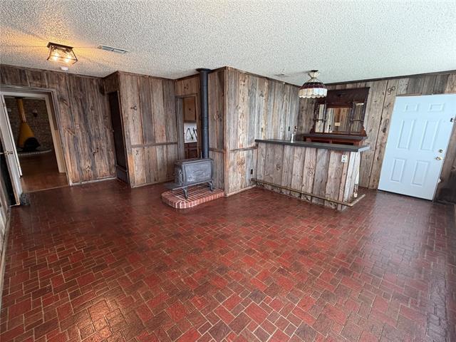 Building Photo - 821 E Hwy 199