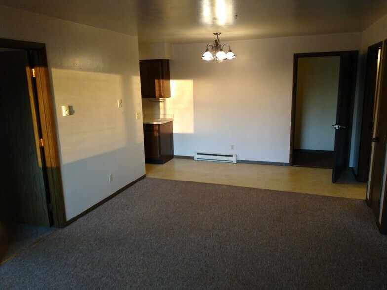 Building Photo - 401 N East St