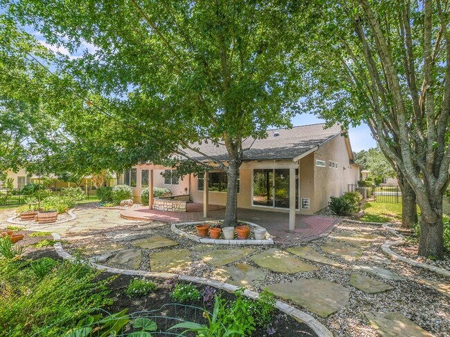 Building Photo - 138 Dewberry Dr