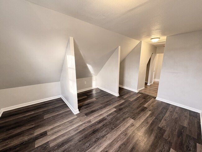 Building Photo - 109 S 13th St